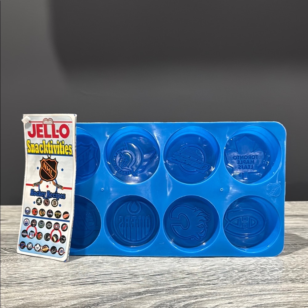 JELL-O Snacktivities: NHL Hockey Puck Mold - Vintage Plastic Mold